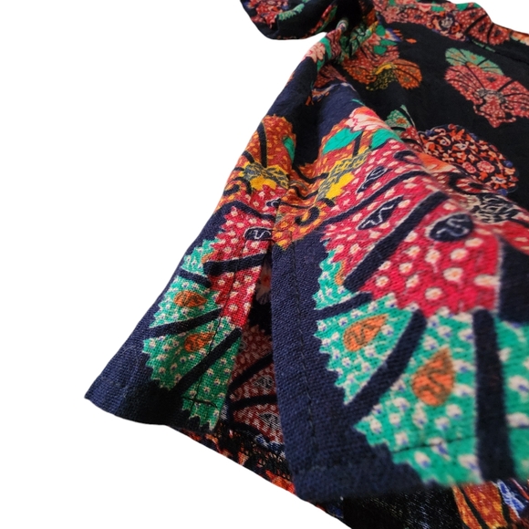 Colorful Floral Short Sleeve Top Size L - Picture 4 of 7